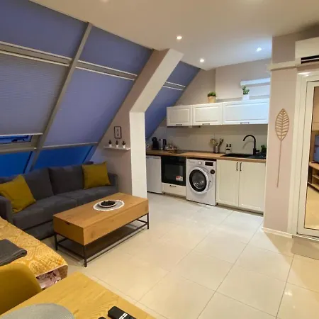 Leon - Cozy & Fully Equipped Flat In By Flat Manаger *