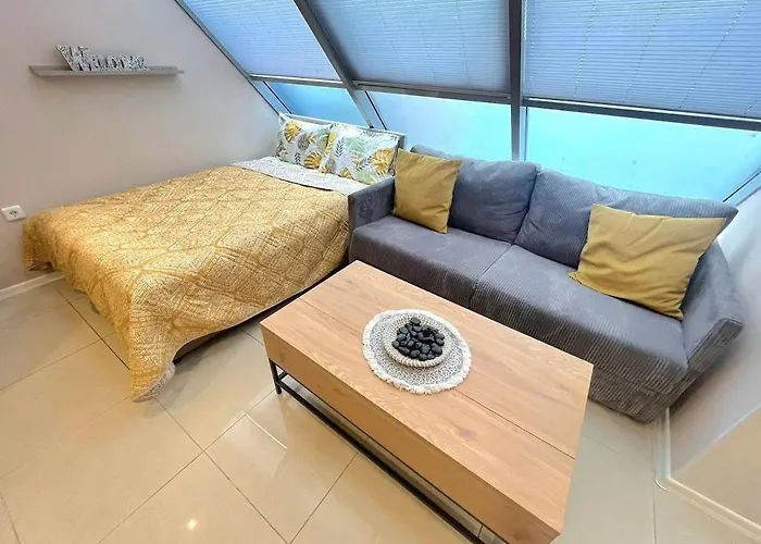 Leon Апартаменты *